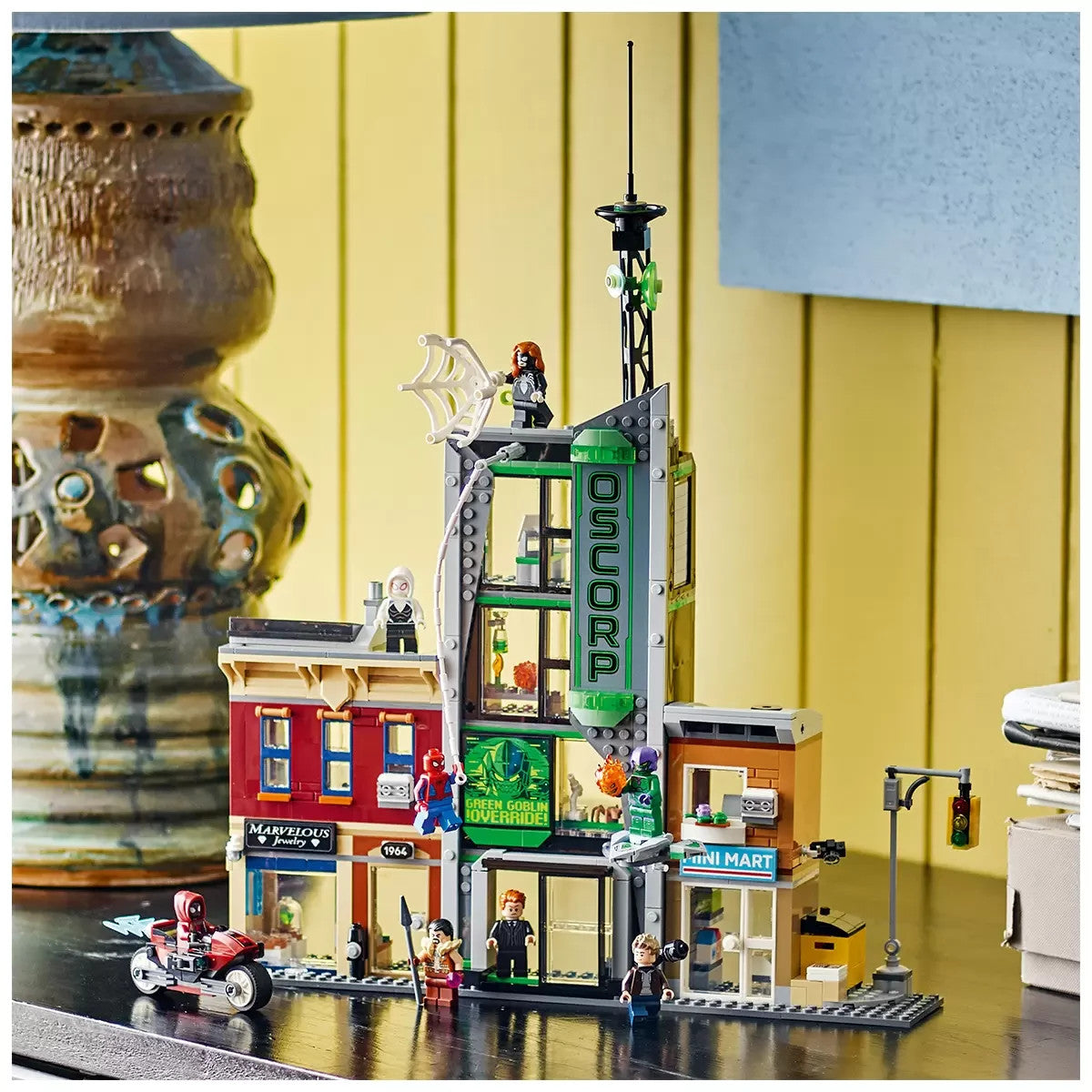 LEGO Marvel 76324: Spider-Man vs. Oscorp