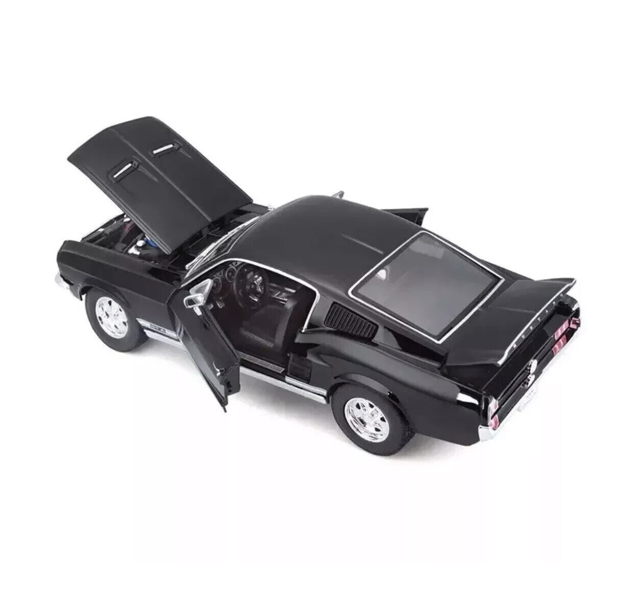 Maisto 1967 Ford Mustang GTA Fastback 1:18 Diecast model Car Black