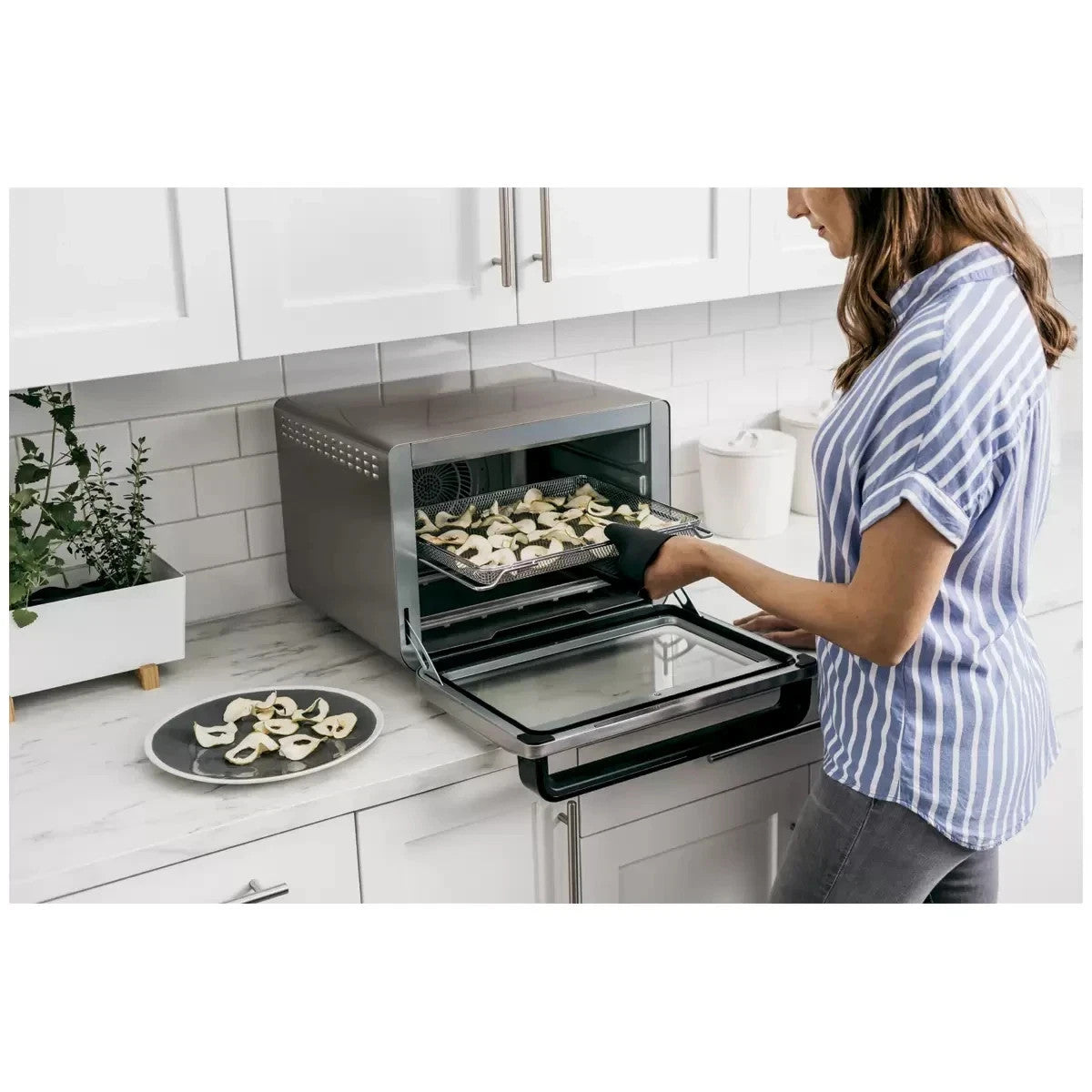 Ninja Foodi 8-in-1 Pro Air Fry Oven Extra Large Black/Grey DT200 - Free Shipping