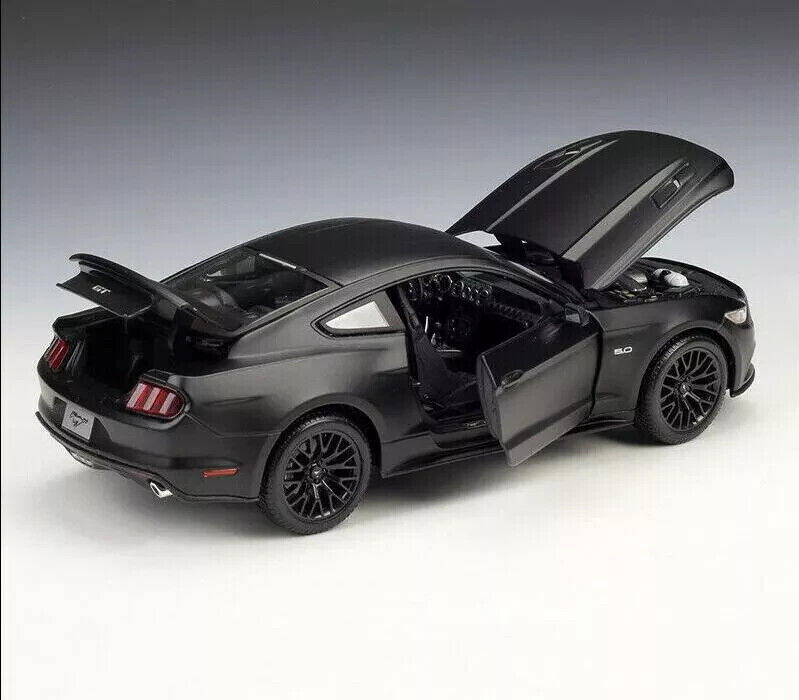 Maisto 2015 Ford Mustang GT 1/18 Scale Diecast Model Metallic Dark Grey