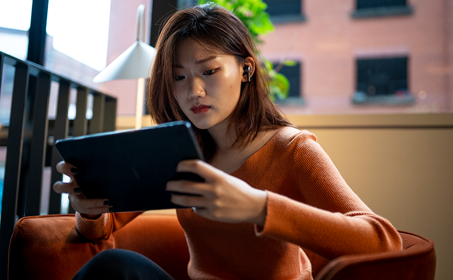 JBL Quantum TWS True Wireless Gaming Earbuds f/ iPhone Android PS4 PS5 Switch PC