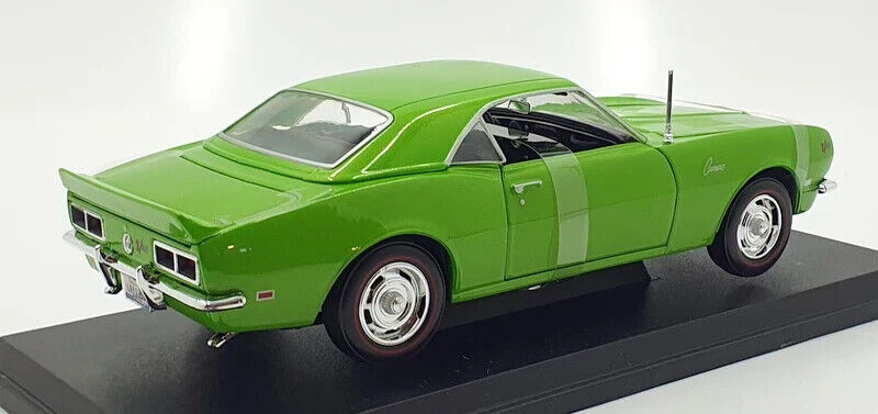 Maisto 1968 Chevrolet Camaro Z/28 Green Coupe 1:18 diecast Car