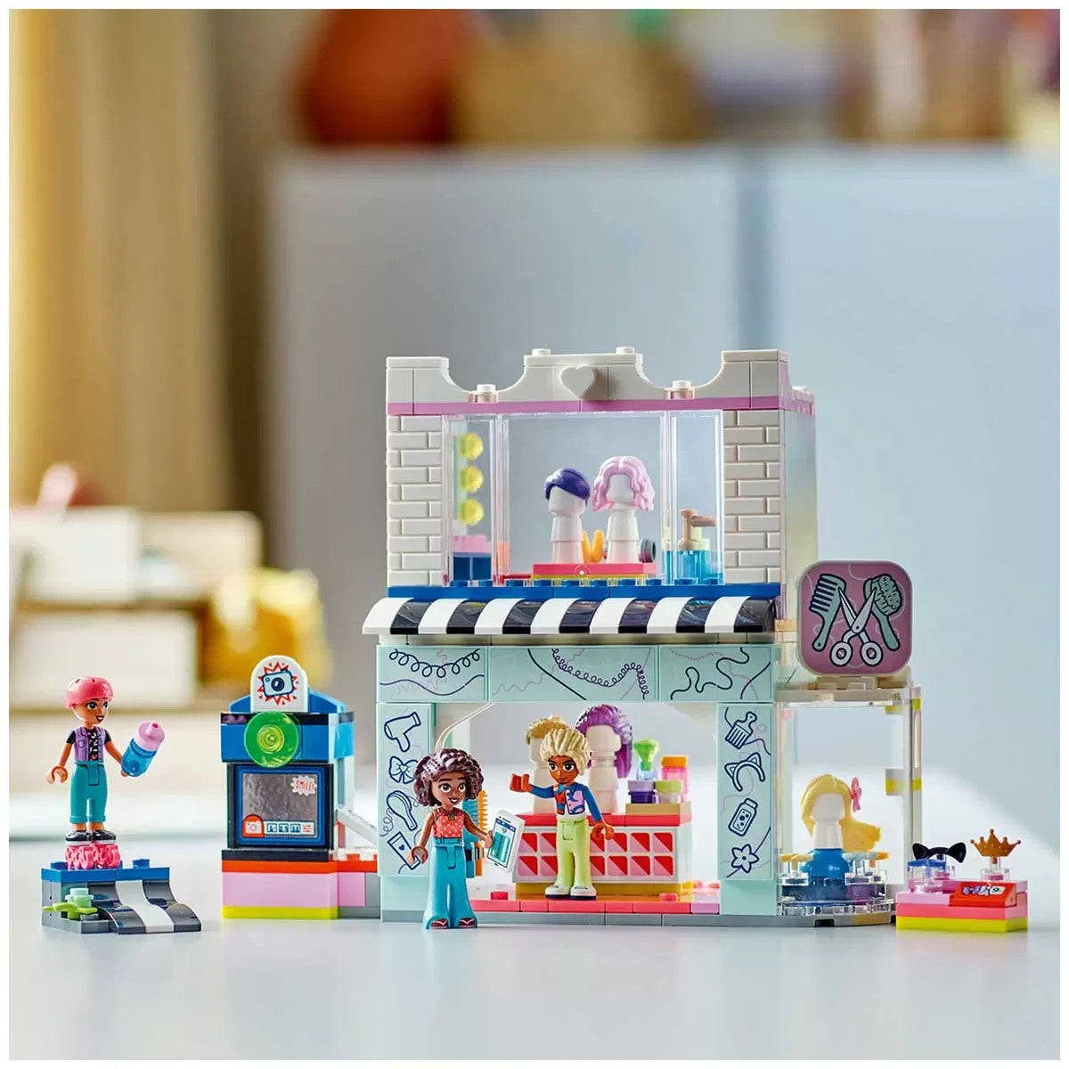 LEGO Friends 42662: Hair Salon and Accessories Shop