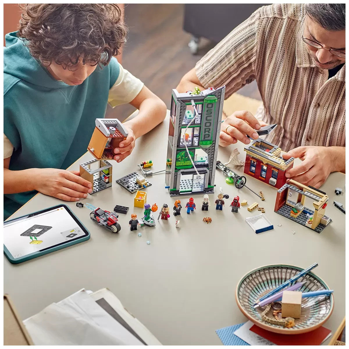 LEGO Marvel 76324: Spider-Man vs. Oscorp