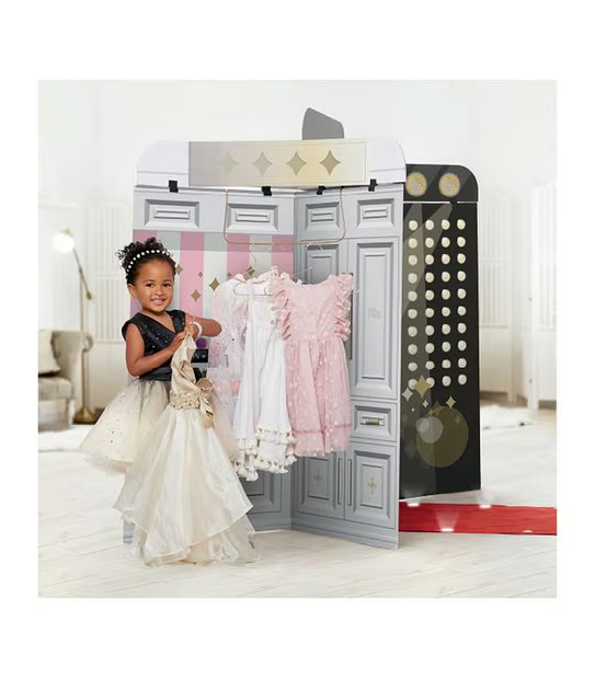 FAO Schwarz Style Runway 4-sided Fashion Show Playset ages 3+