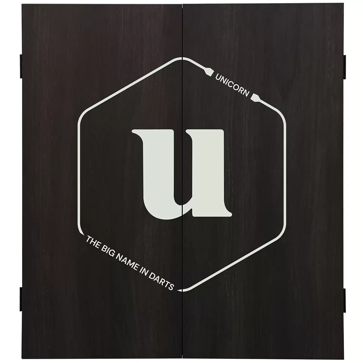 Unicorn Dart Board Centre 2 Sets of Darts Scoreboard Maestro Gary Anderson