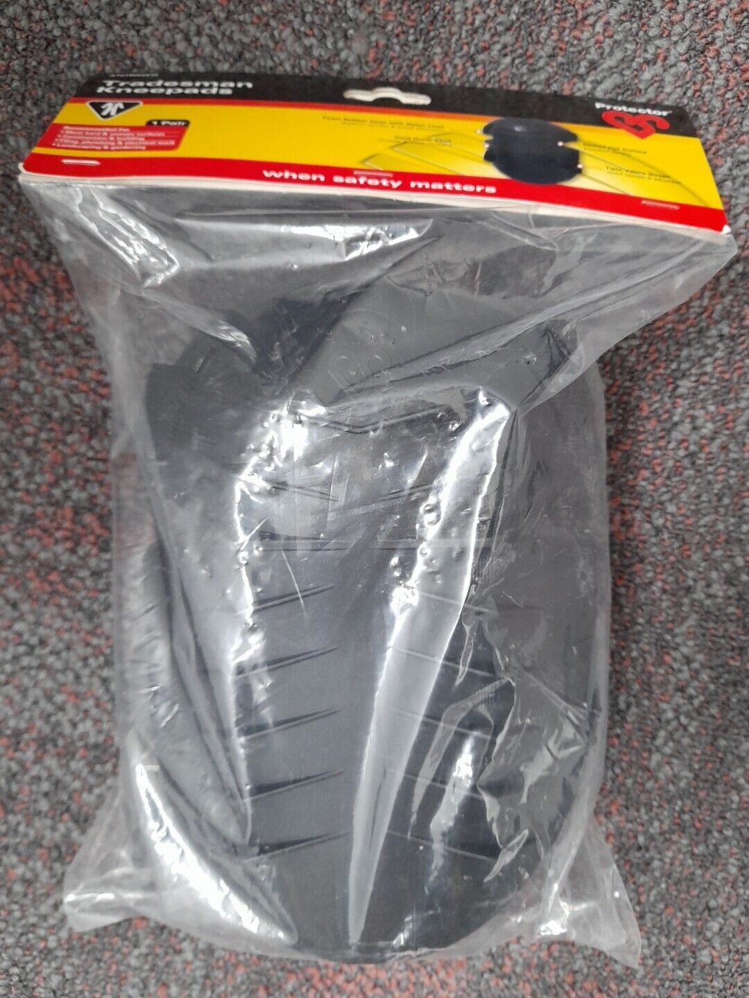 Protector Tradesman Kneepads Twin Straps Ribbed Flat Hard Outer Surface